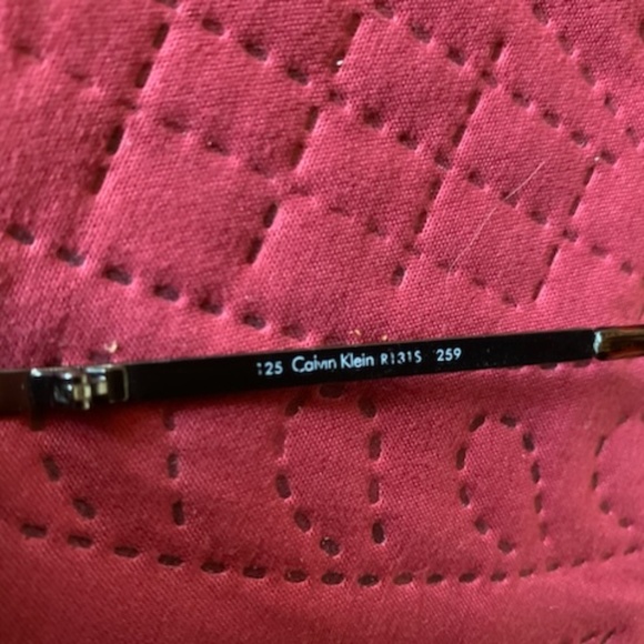 Calvin Klein sunglasses , good condition black with tortuous shell - Picture 5 of 5